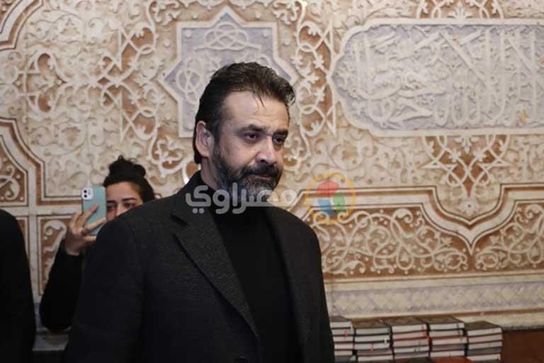 كريم عبدالعزيز في عزاء سامي شرف