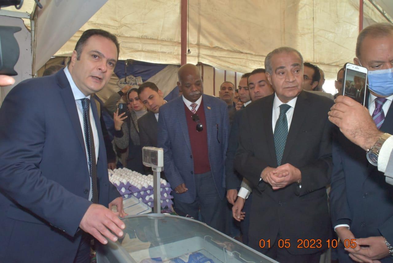 وزير التموين يفتتح معرض أهلا رمضان بشبرا الخيمة 