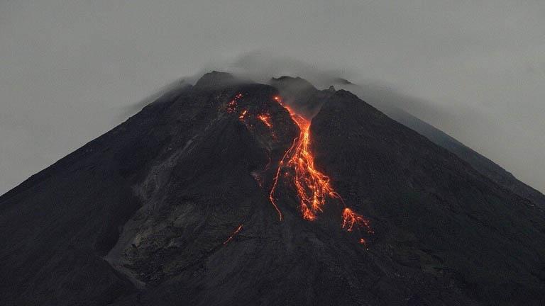 ثوران بركان مارابي