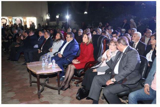 الدكتورة نيفين الكيلاني والفنانة سميحة أيوب والمخرج خالد جلال