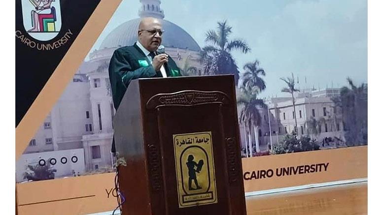 الدكتور جمال شحاتة عميد كلية التجارة جامعة القاهرة