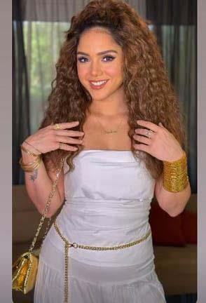 الفنانة رنا رئيس