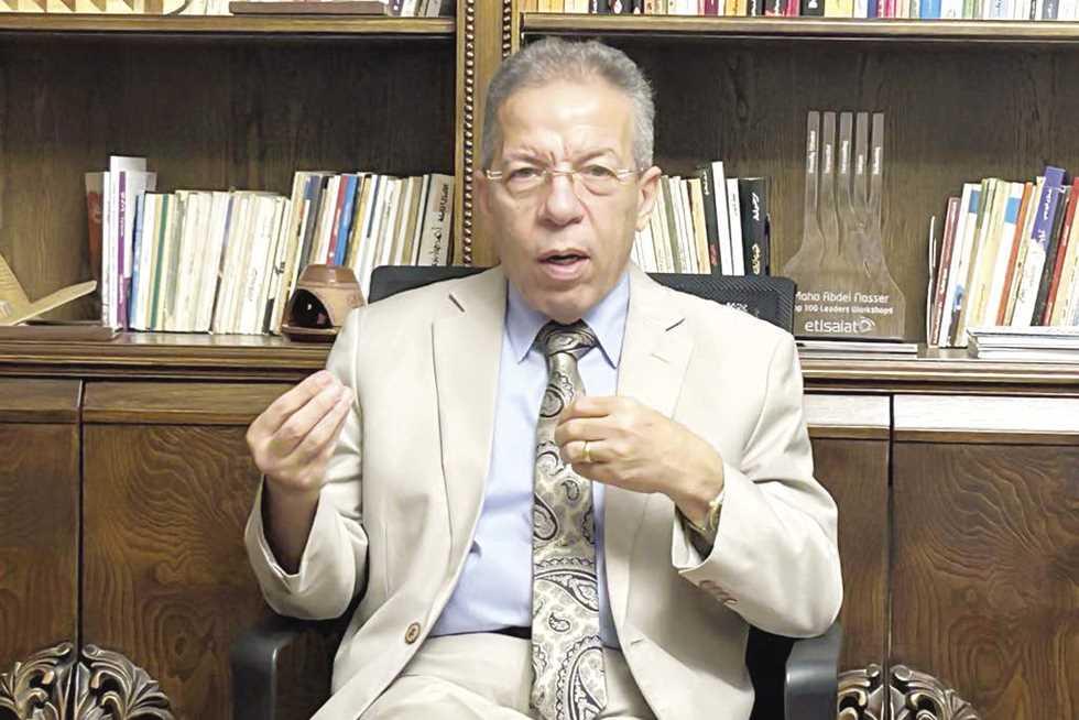 الدكتور أسامة عبدالحي نقيب الأطباء