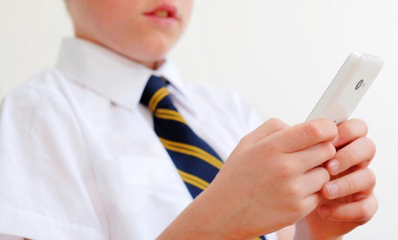 حظر الهواتف المحمولة في المدارس