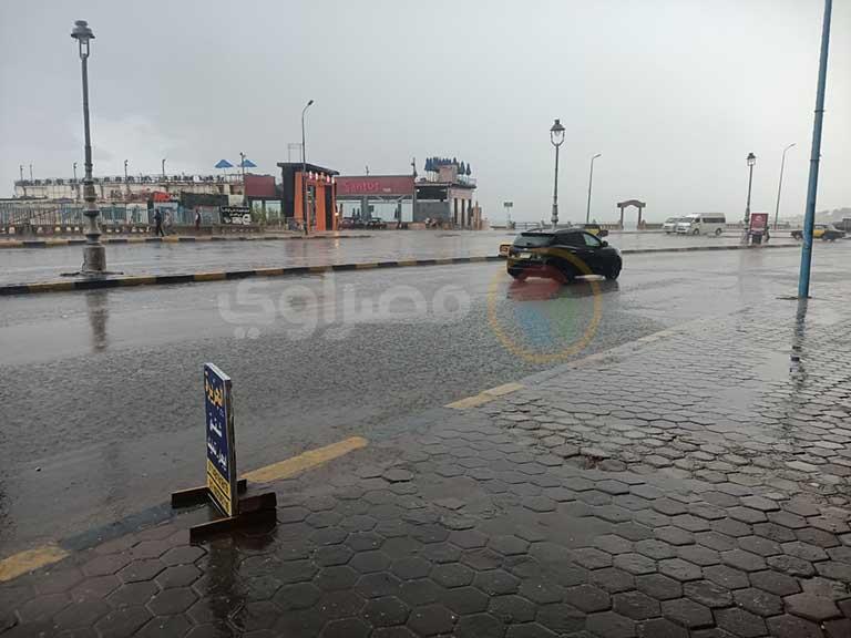 سقوط أمطار غزيرة على أنحاء متفرقة من الإسكندرية 