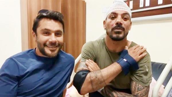 صرفت 6 مليون.. 10 صور لقصة حادث عمرو زكي الخطير بعد الاعتزال | مصراوى