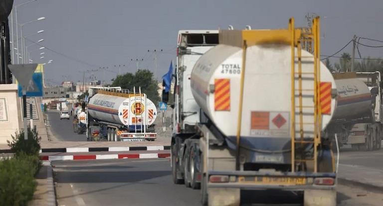 شاحنات الوقود ستدخل غزة
