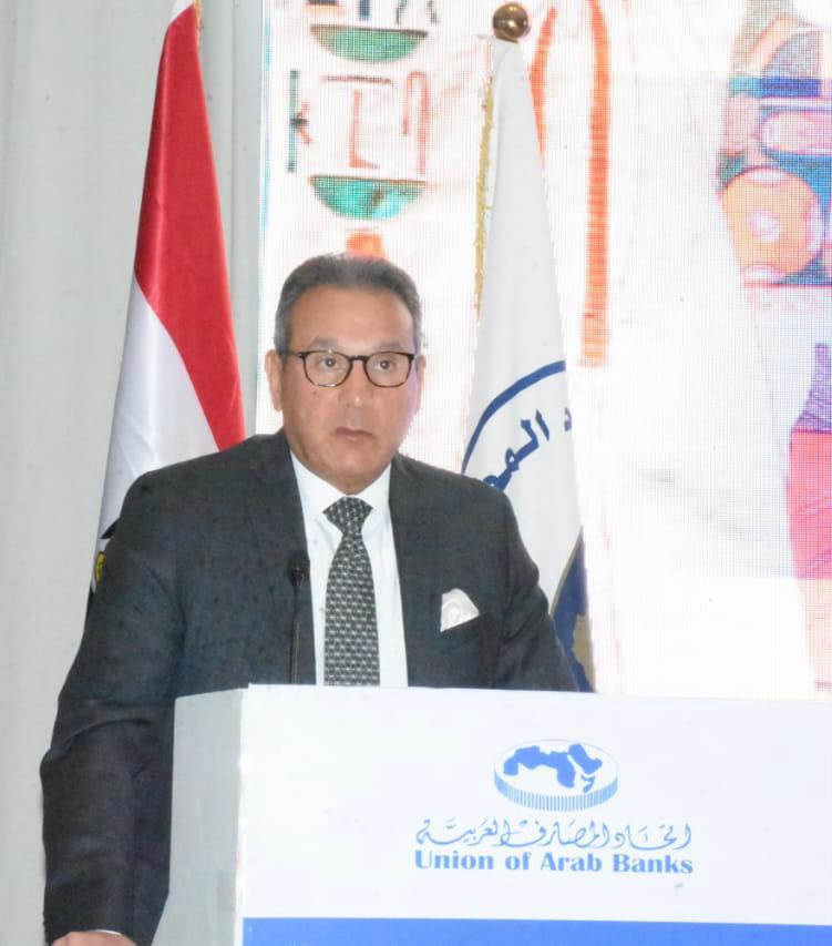 محمد الإتربي رئيس اتحادي المصارف العربية وبنوك مصر
