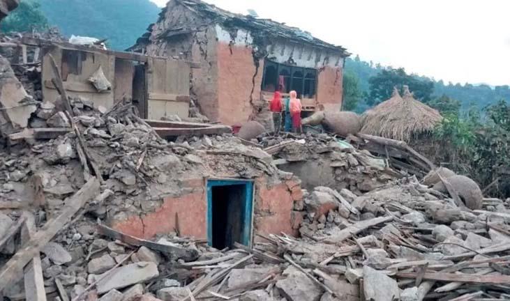 مقتل 128 شخصًا جراء زلزال قوي ضرب نيبال