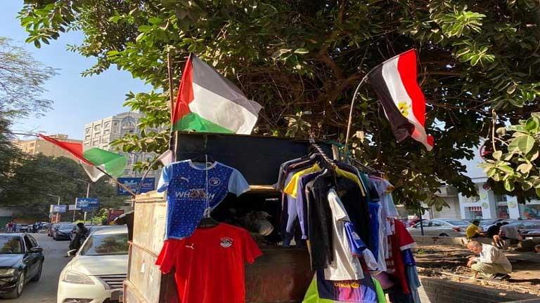 علم فلسطين لدى أحد الباعة