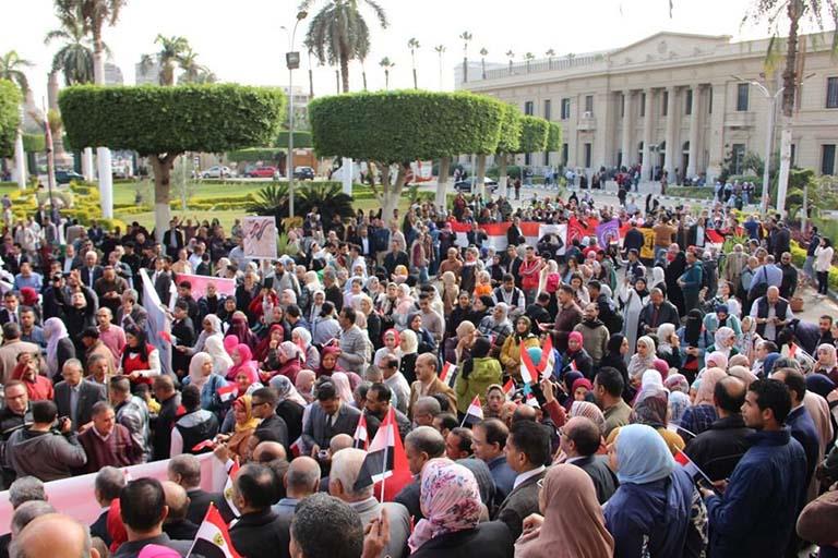 مسيرات حاشدة من جامعة القاهرة للمشاركة في الانتخاب