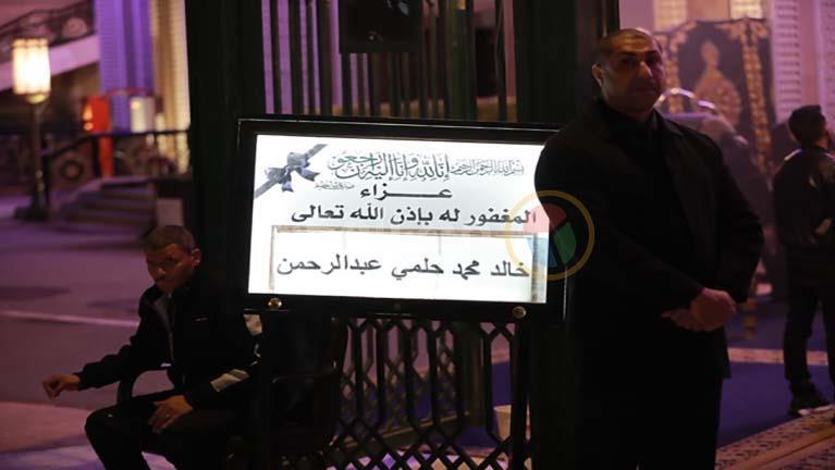 الصور الأولى من عزاء شقيق أحمد حلمي