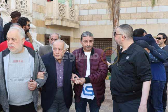 محمد فاضل في جنازة أحمد البدري (2)