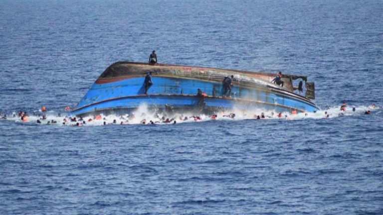 غرق قارب قبالة سواحل ليبيا