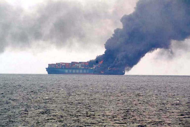 حريق السفينة الإسرائيلية
