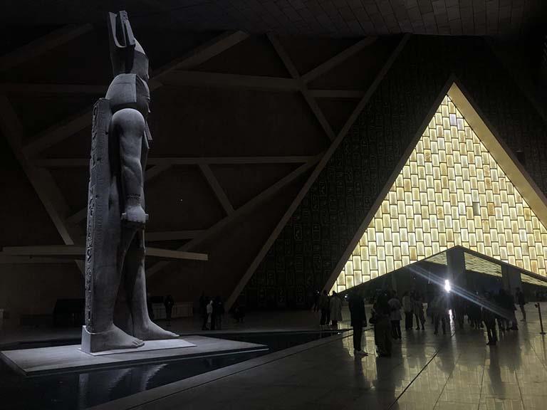 المتحف المصري الكبير 
