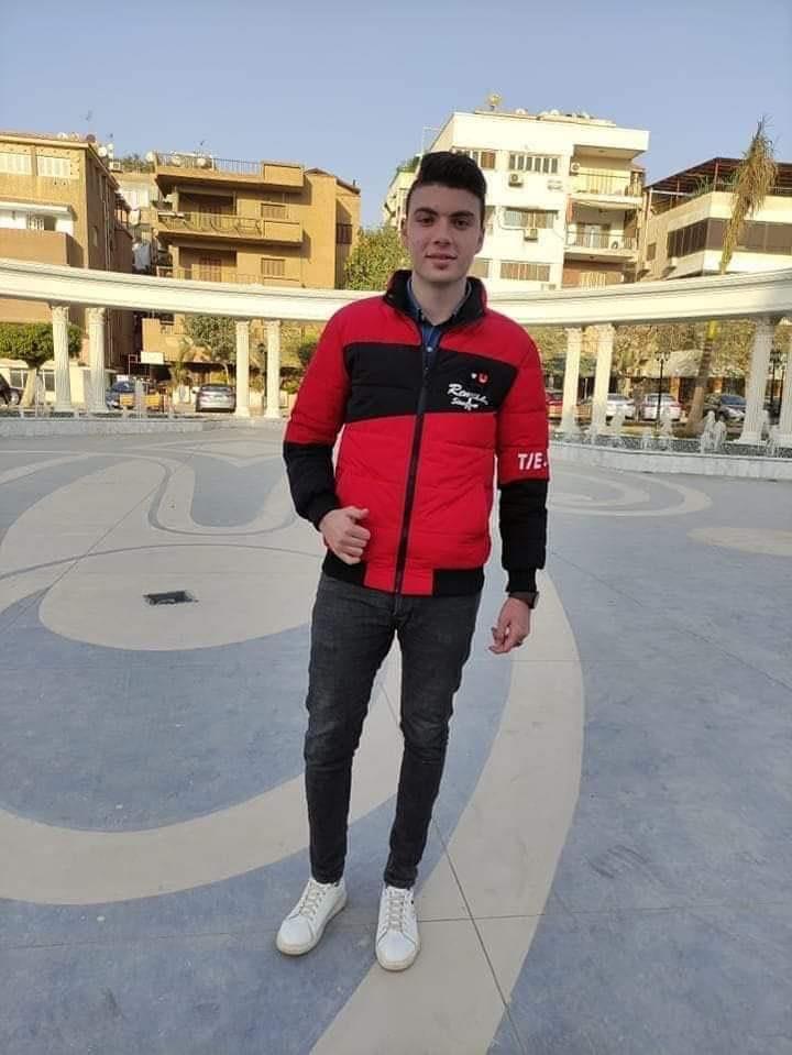 مصرع اشخاص في تصادم تريلا