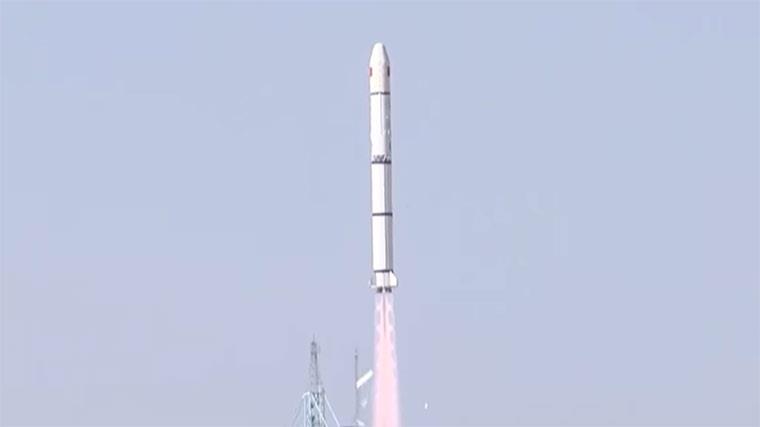  مصر تنجح في إطلاق القمر الصناعي ''حورس 1''