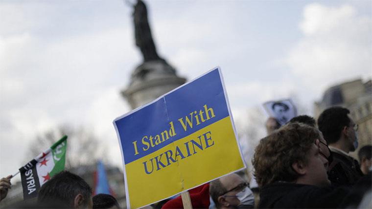 مظاهرات في باريس للمطالبة بإرساء السلام في أوكراني