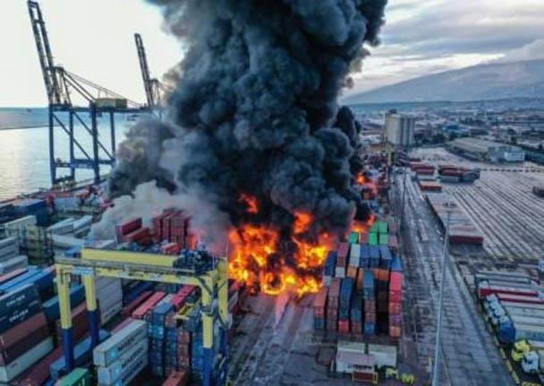حريق ميناء الإسكندرونة في تركيا