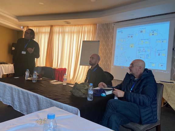 أليكس وطارق وفرنسيسكو 