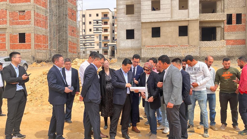 وفد صيني يزور مدينة السويس الجديدة