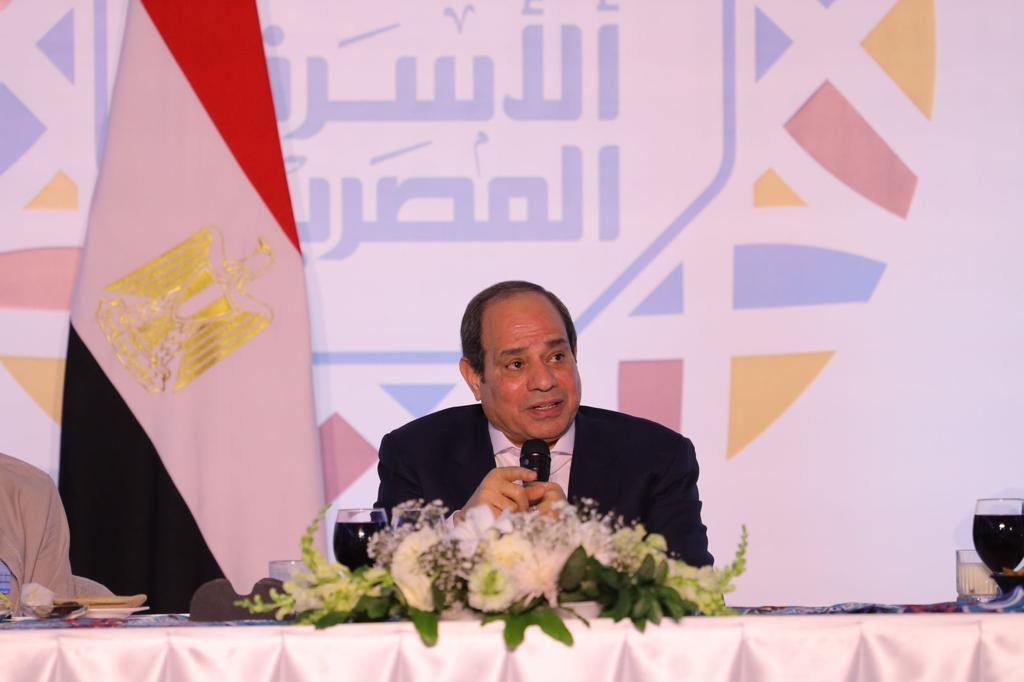 الرئيس السيسي في حفل إفطار الأسرة المصرية بحي الأس
