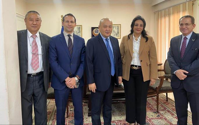 نائب وزير الآثار وسفير منغوليا بالقاهرة (1)