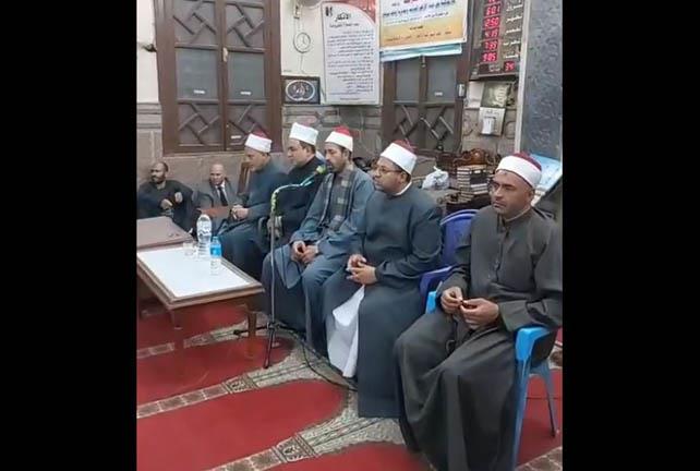 قرآن ومدح وابتهالات داخل مسجد العارف بالله في سوها