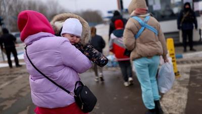 إجلاء أطفال من مناطق واقعة على الحدود مع أوكرانيا