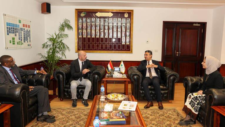 البريد المصري يبحث تعزيز التعاون مع الاتحاد العالم