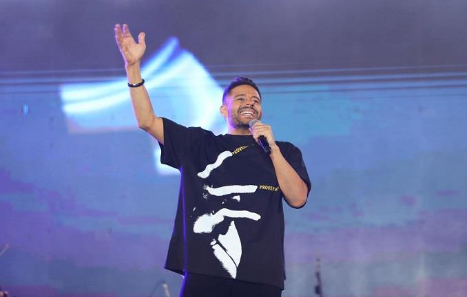 المطرب محمد حماقي