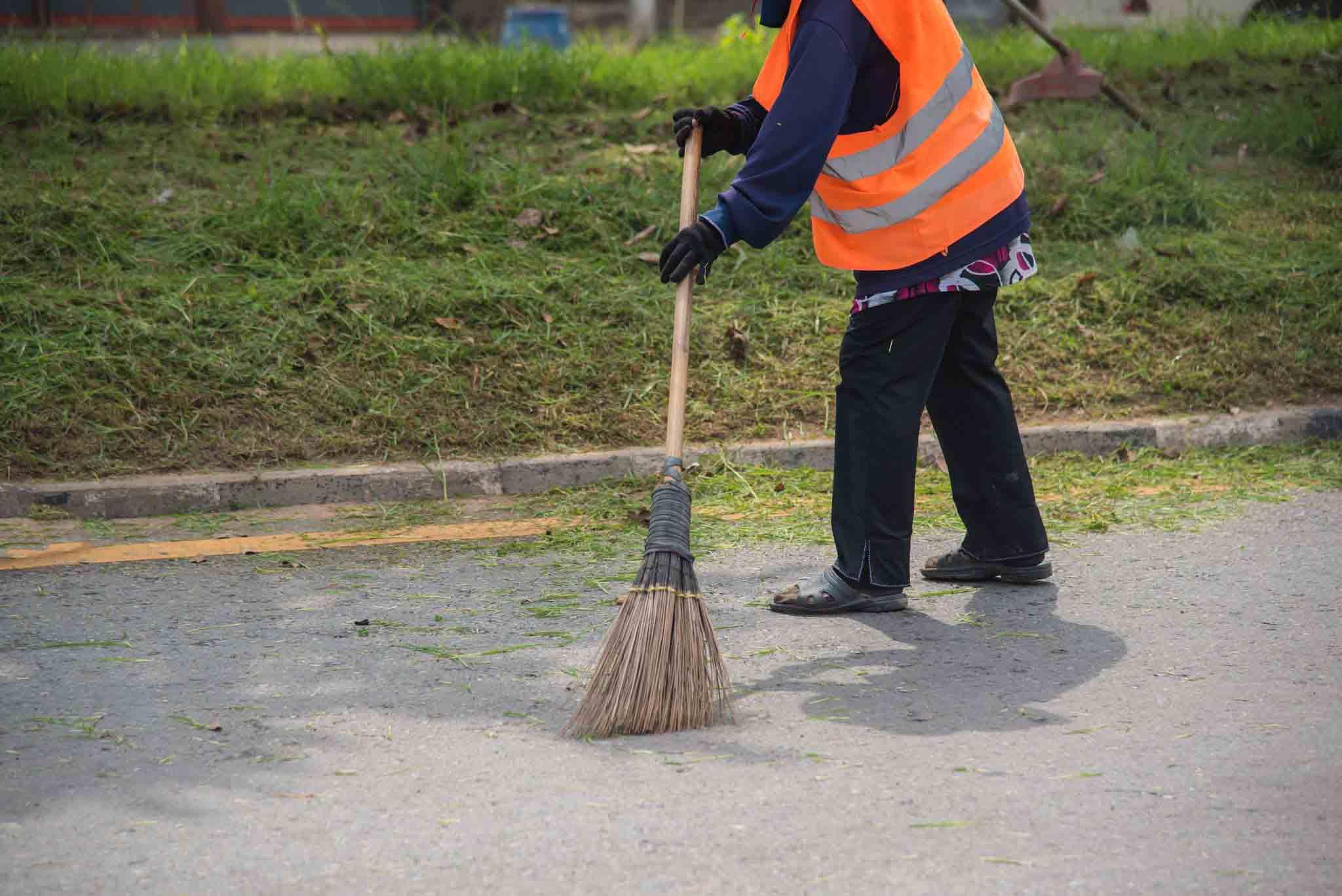 سحب عمال النظافة من الشوارع