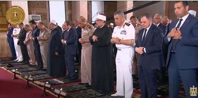 الرئيس السيسي يؤدي صلاة عيد الأضحى بمسجد القوات ال
