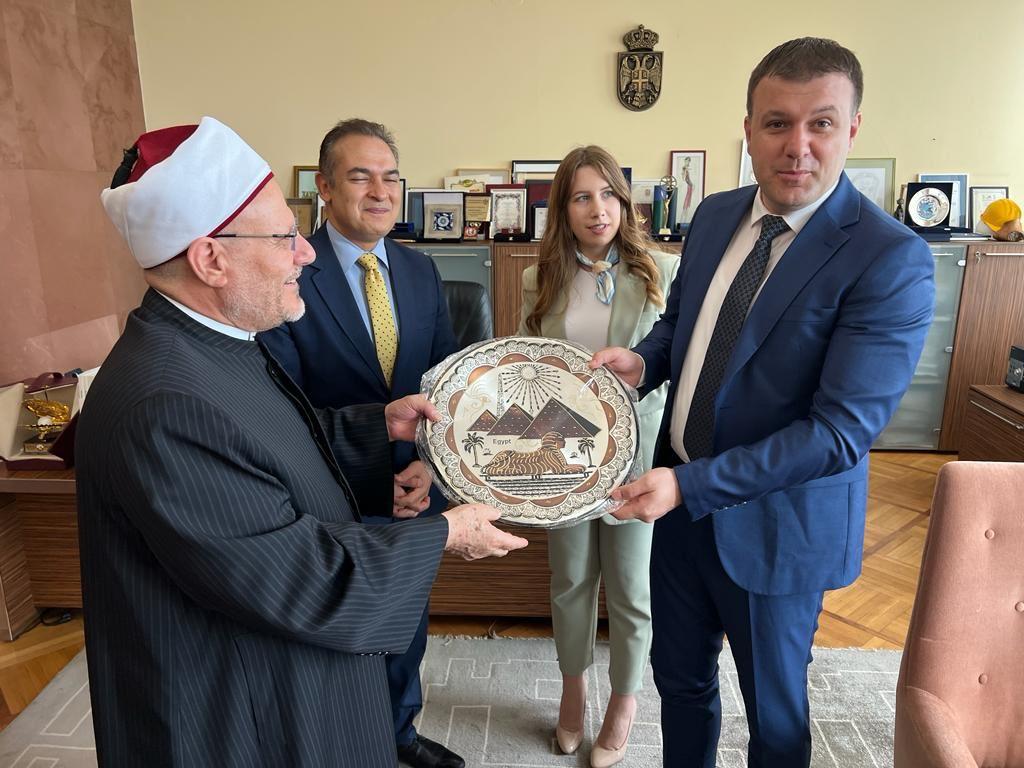 المفتي يستقبل وزير الشباب الصربي