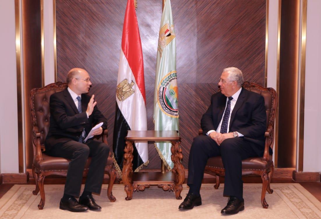 السيد القصير والسفير المجري بالقاهرة