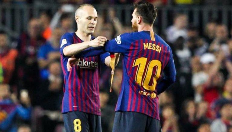 138-212704-messi-iniesta-xavi-barcelona_700x400