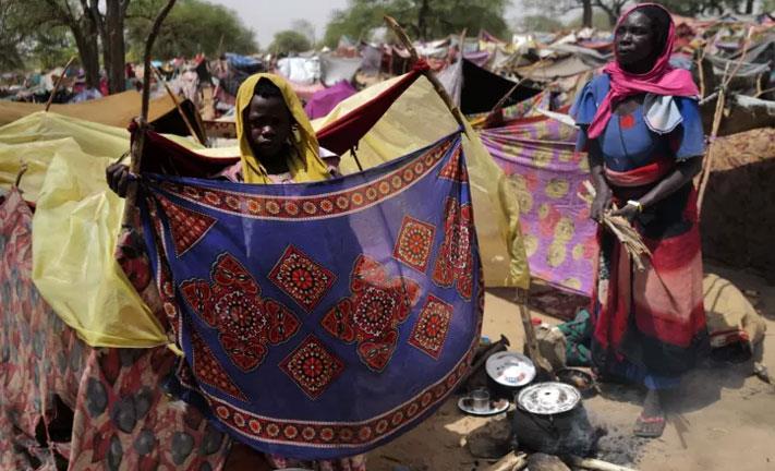 نساء سودانيات يعانين من الصراع في الجنينة بمنطقة د