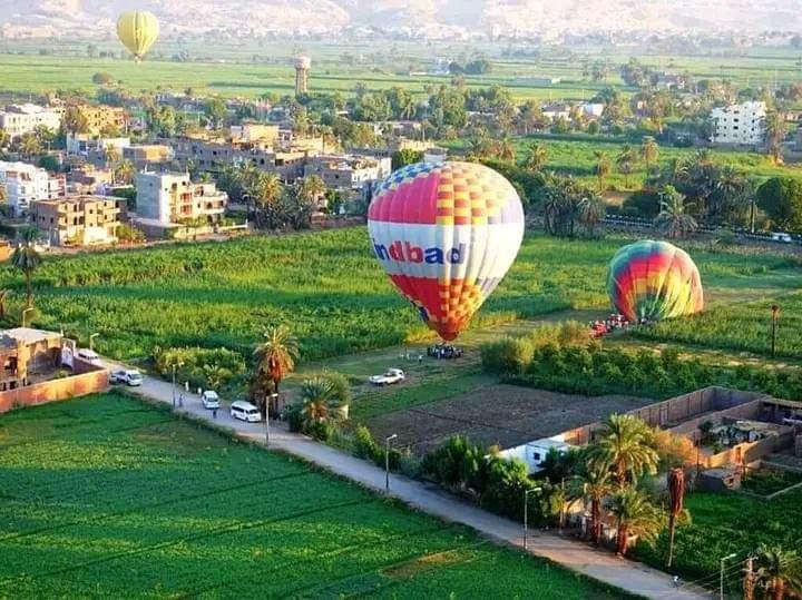 رحلة بالون طائر