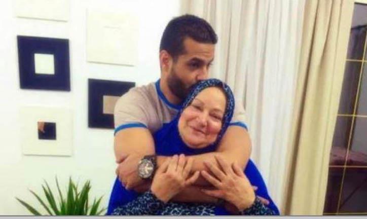 أحمد قنديل ووالدته