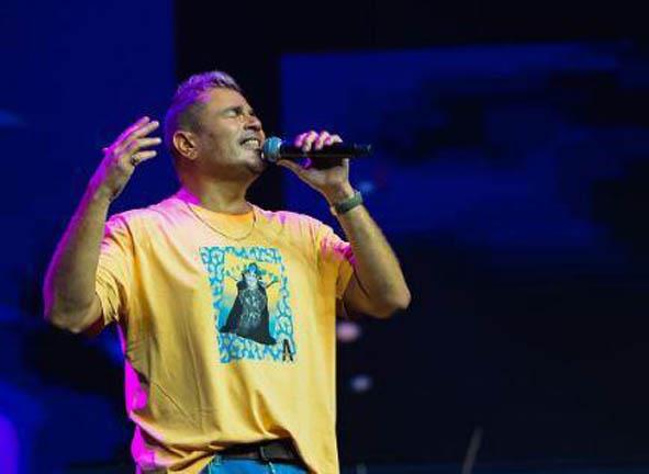 عمرو دياب نشرة 7