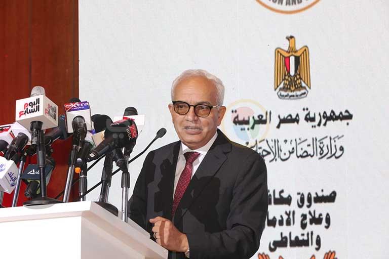 الدكتور رضا حجازى وزير التربية والتعليم 