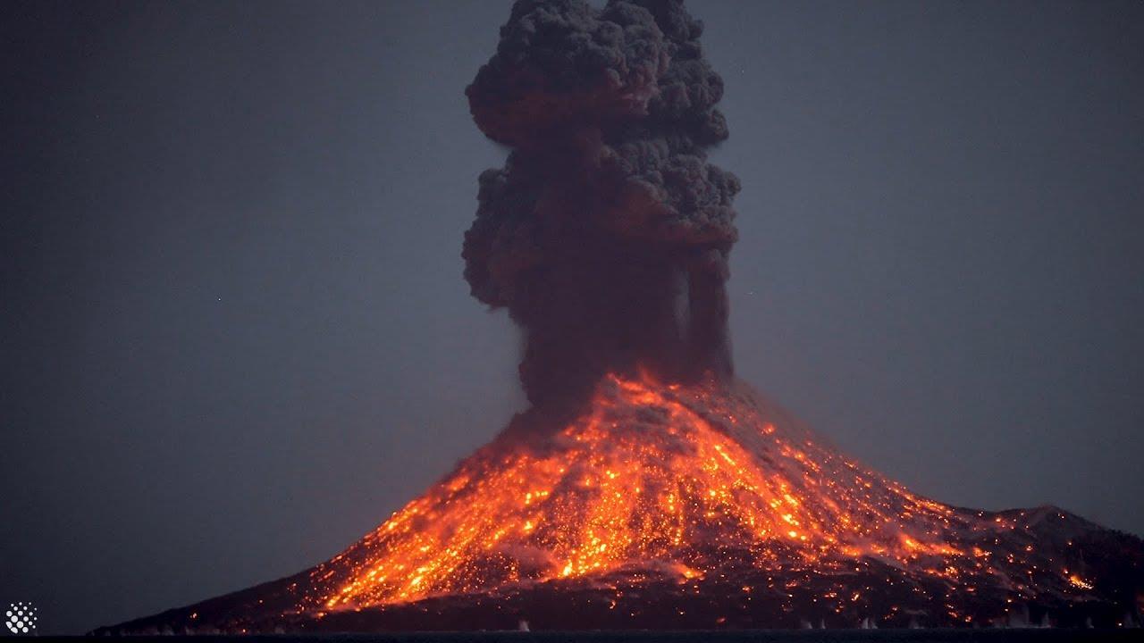 ثوران بركان آناك كراكاتو