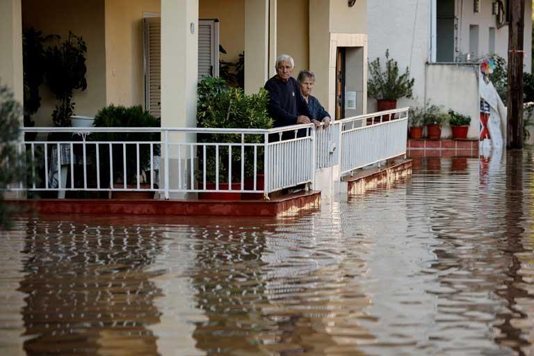 فيضانات اليونان