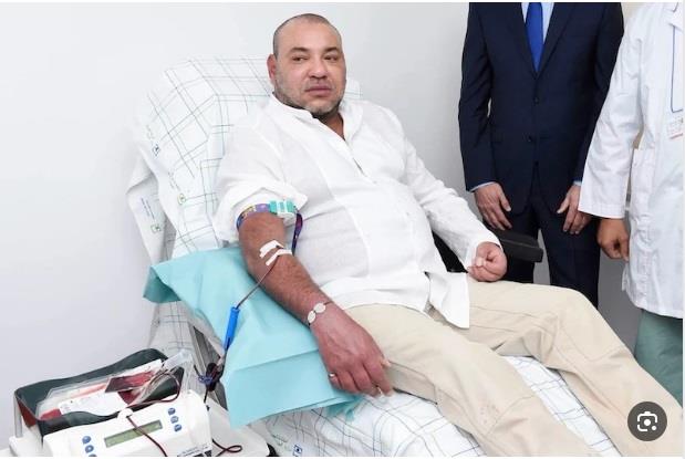 الملك محمد السادس يتبرع بالدم لضحايا الزلزال