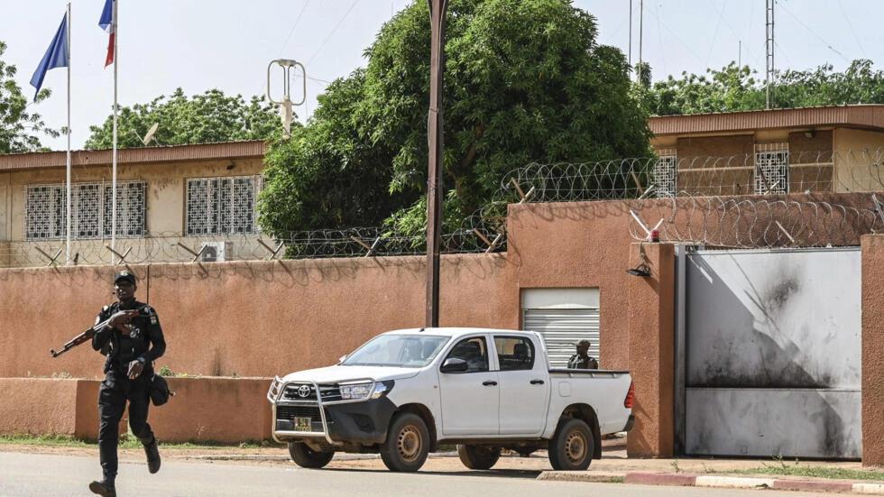 السفارة الفرنسية في نيامي عاصمة النيجر