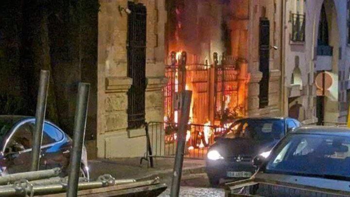 هجوم على سفارة إيران في باريس
