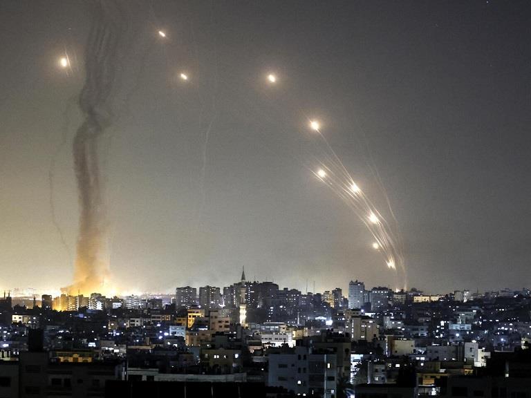 حماس تطلق الصواريخ باتجاه إسرائيل