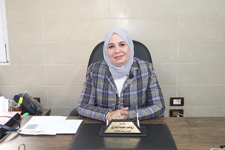 الدكتورة زينب عبد الباري مدير التأمين الصحي بالواد