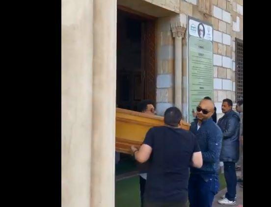 جثمان شقيقة محمد منير